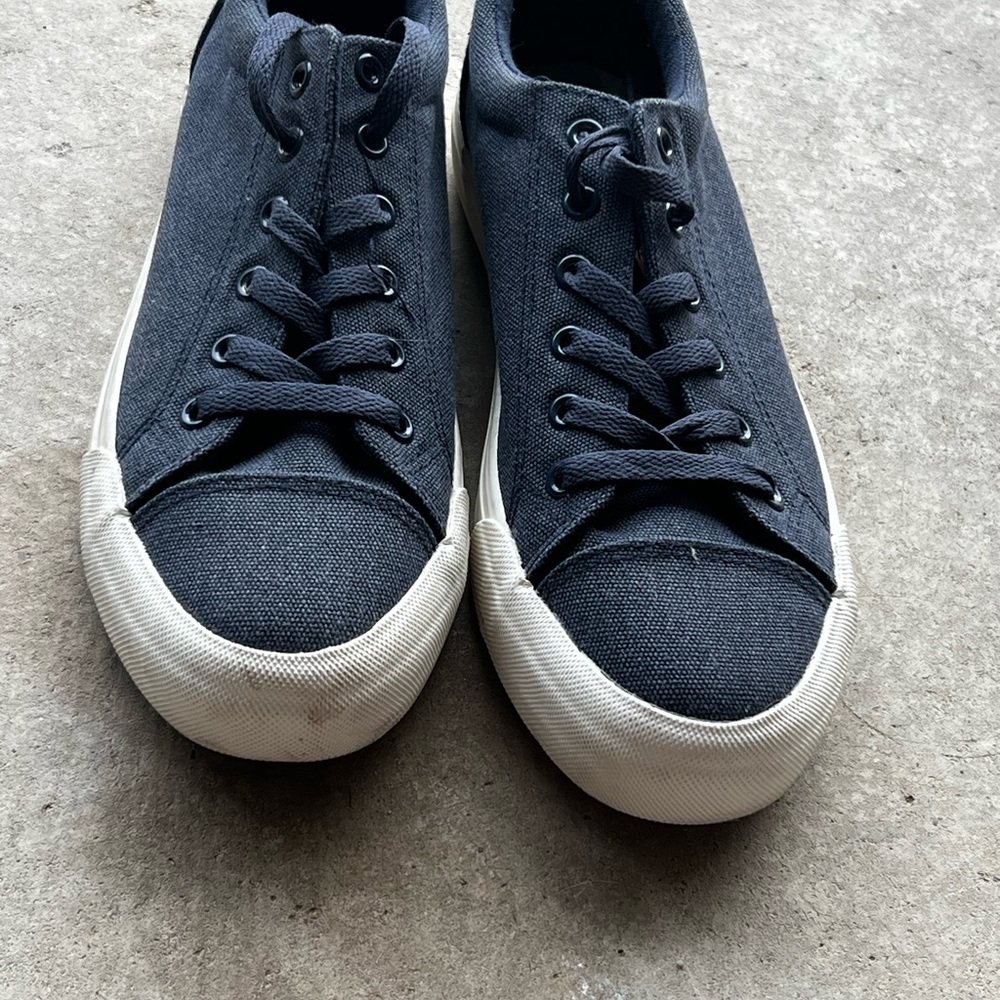 Lucky Brand Black and White Sneakers Classic Low-Top Design